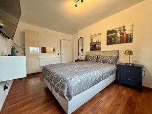 Bügeleisen/Bügelbrett, WLAN, Bettwäsche