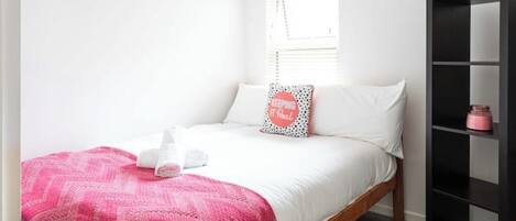 Iron/ironing board, WiFi, bed sheets