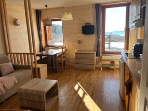 TV - Apartment "Les Balcons Du Recoin" for 4 Guests in Chamrousse (Chamrousse)