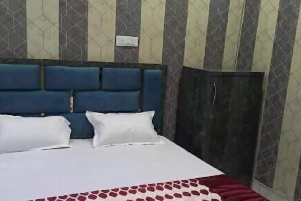 Captain Guest House