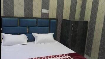 Habitación Deluxe | Escritorio, espacio para trabajar con un portátil, wifi gratis