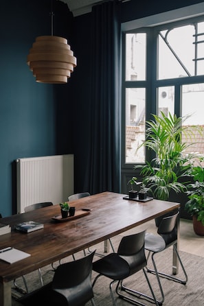 Superior appartement, 3 slaapkamers | Dineren op de kamer