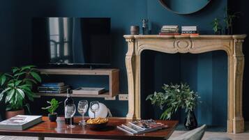 Superior-Apartment, 3 Schlafzimmer | Wohnbereich | 55-Zoll-Smart-TV mit Digitalempfang, Netflix, Streaming-Dienste