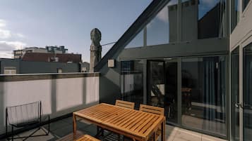 Deluxe Apartment | Terrace/patio