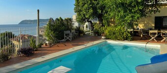 Villa "Belle Epoque" sea view with swimming pool. Only 100 meters from the sea.