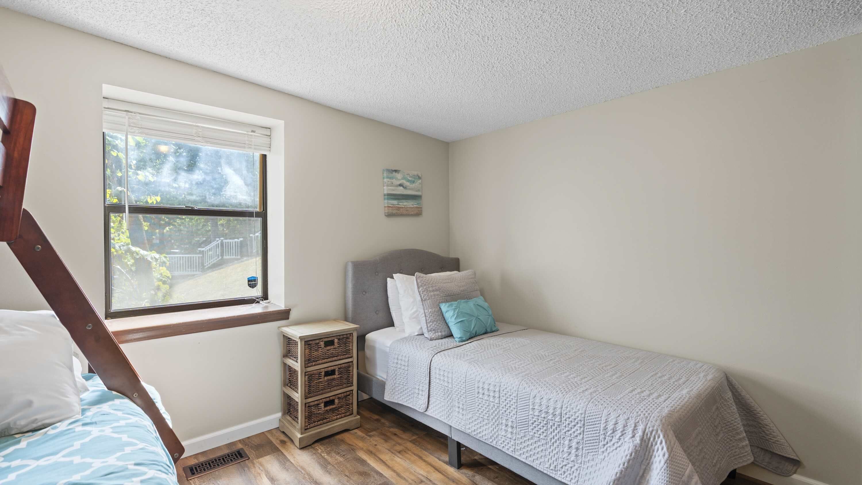 House, Multiple Beds, Patio (Honey Hole)