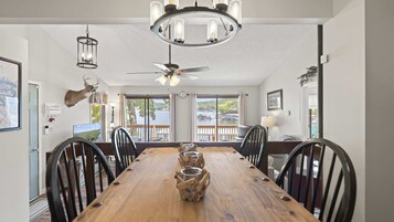 House, Multiple Beds, Patio (Honey Hole) | Dining