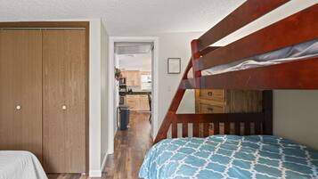 2 bedrooms, individually decorated, individually furnished, bed sheets