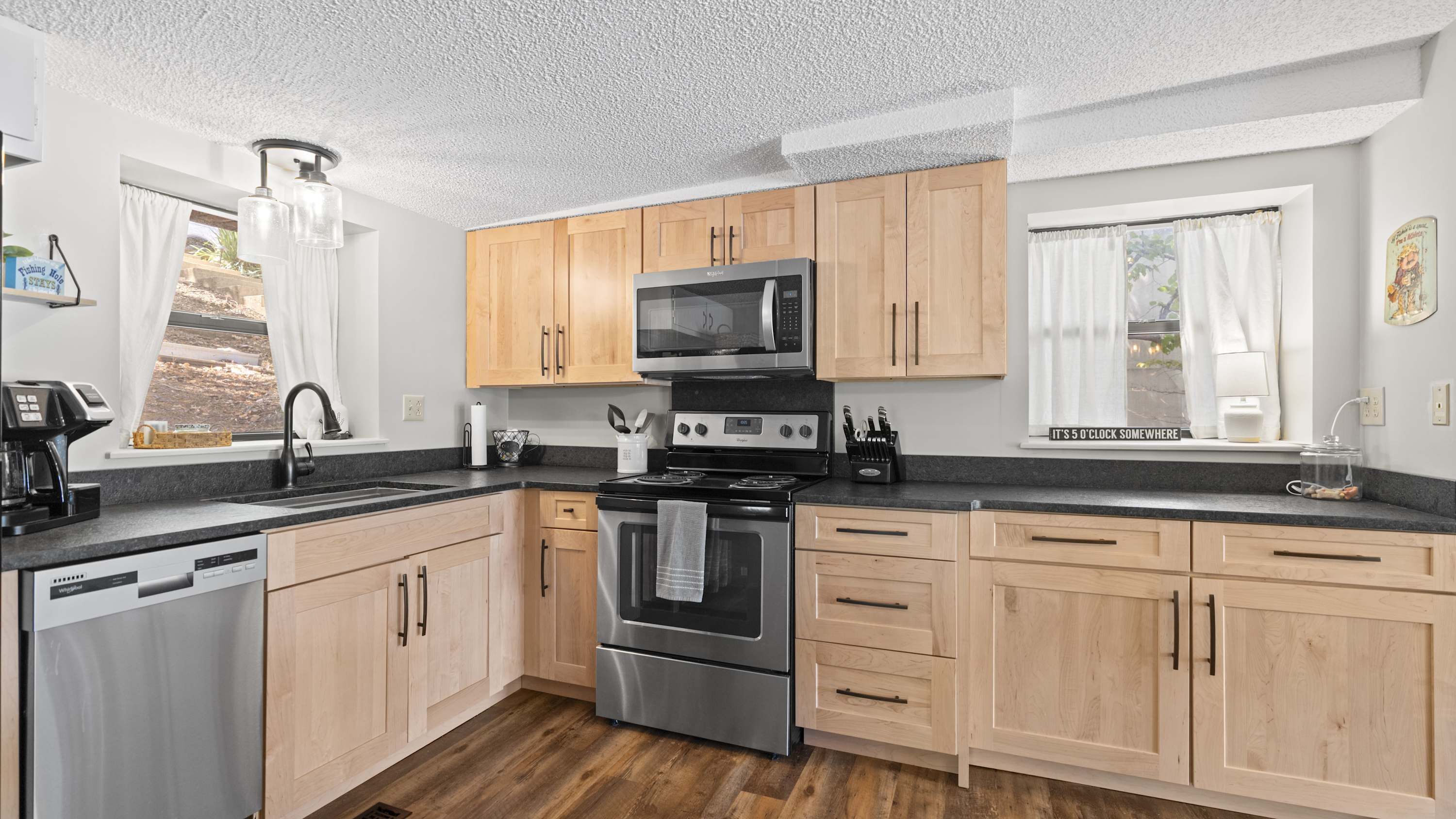 獨棟房屋, 多張床, 庭院 (Honey Hole) | 私人廚房