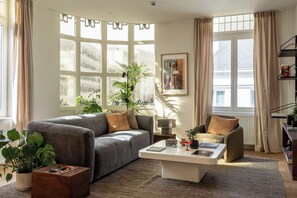 Superior Apartment, City View | Living area
