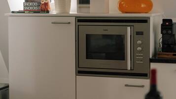 Deluxe Apartment, City View | Interior