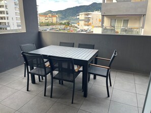 Outdoor dining - T3/T4 with terrace (Ajaccio)