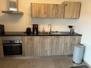 Private kitchen - T3/T4 with terrace (Ajaccio)