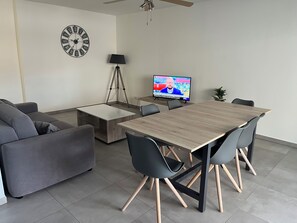 Interior - T3/T4 with terrace (Ajaccio)