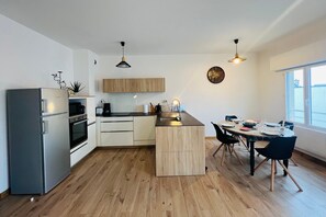 Microwave, oven, dishwasher, coffee/tea maker - L'Urania – Stay in the Heart of Concarneau (Concarneau)