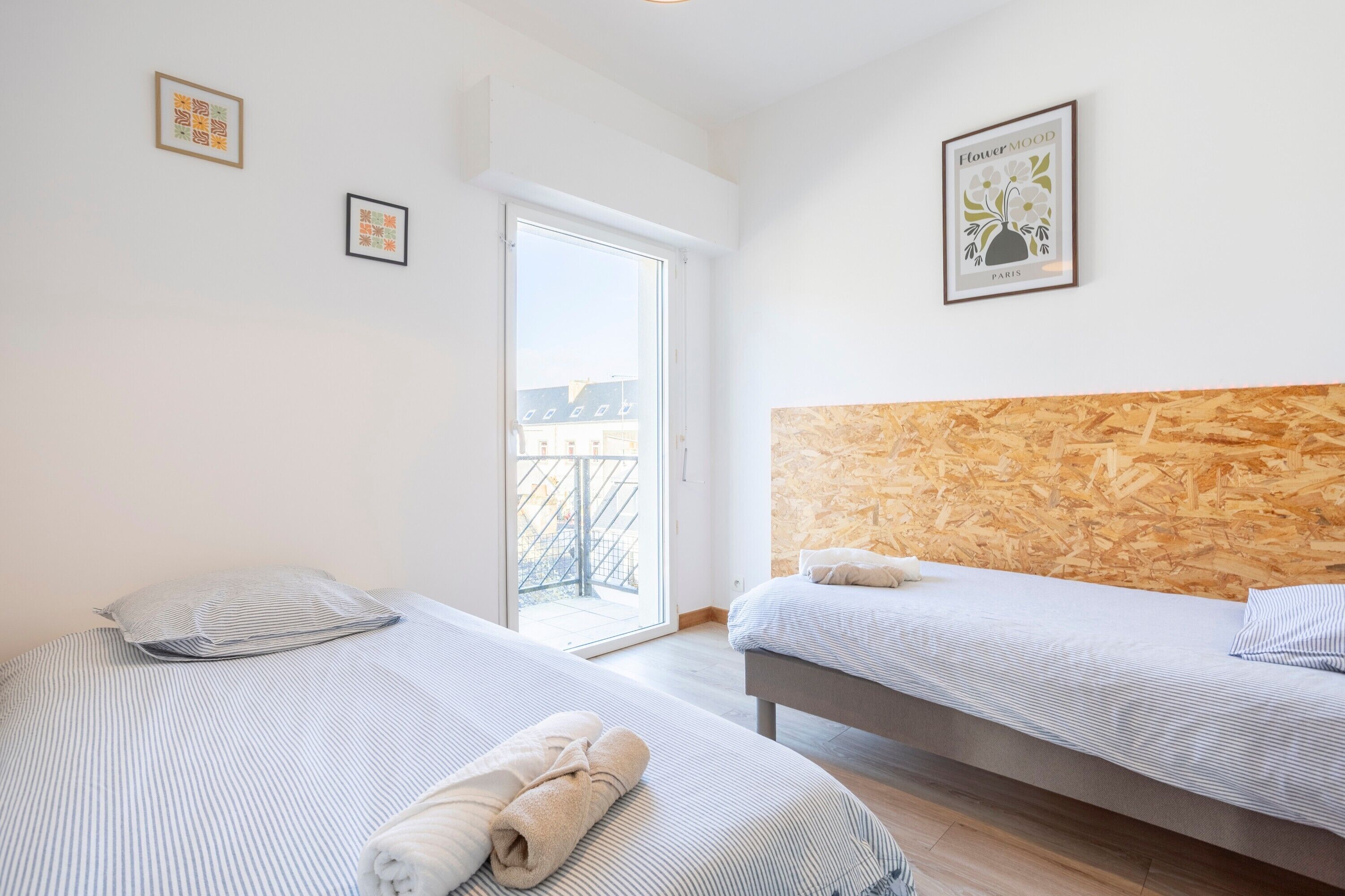 Iron/ironing board, WiFi