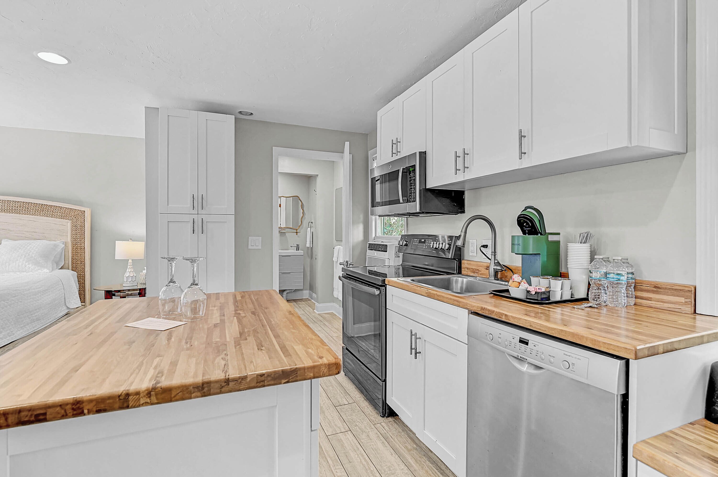 مكواة/لوح كي وواي فاي مجانًا وتسهيلات لدخول الكراسي المتحركة