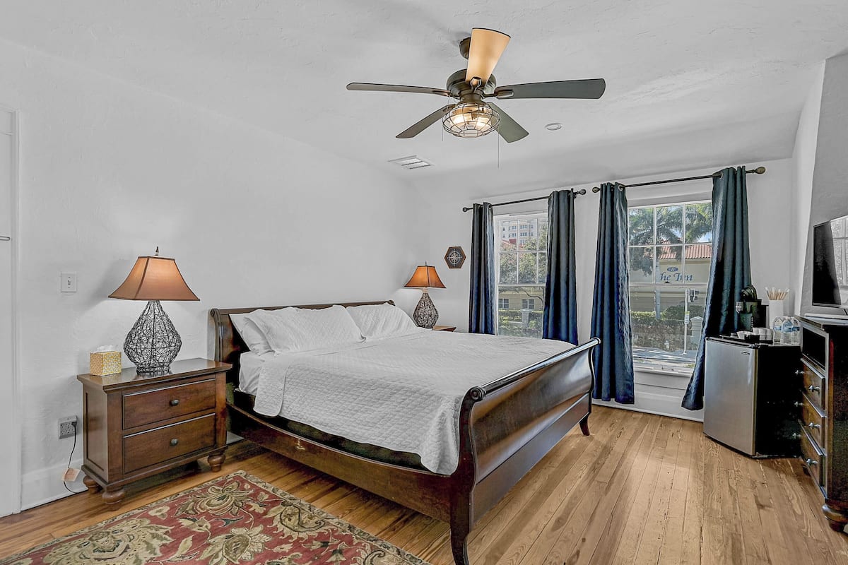 Kamar Double Standar, Bebas Asap Rokok | Setrika/meja setrika, Wi-Fi gratis, dan dapat diakses tamu berkursi roda