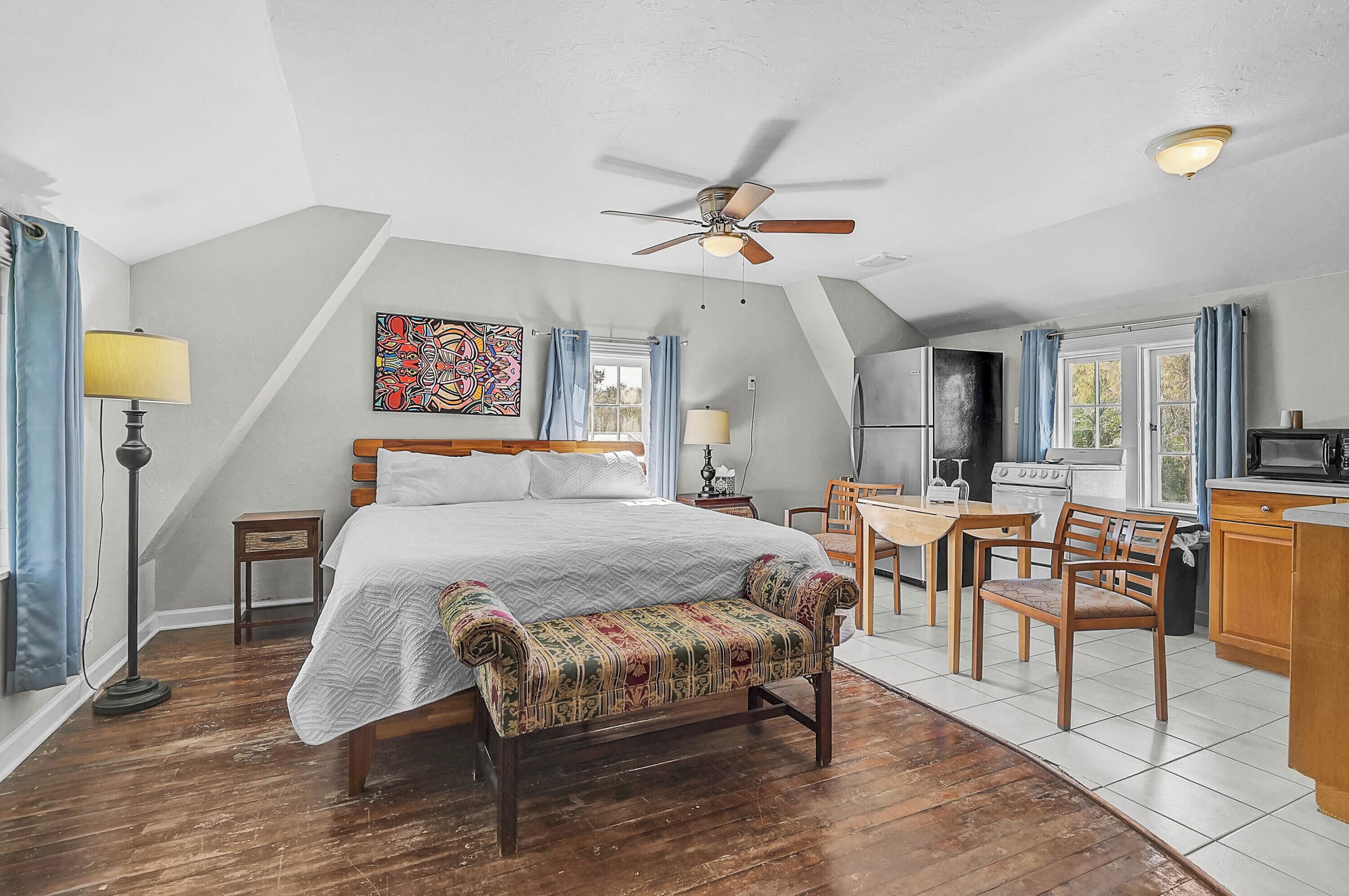 Kamar Double Standar, Bebas Asap Rokok | Setrika/meja setrika, Wi-Fi gratis, dan dapat diakses tamu berkursi roda