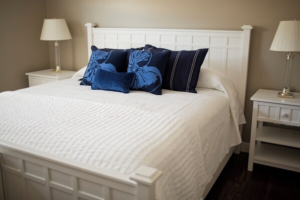 2 makuuhuonetta, silitysrauta/-lauta, Wi-Fi, vuodevaatteet