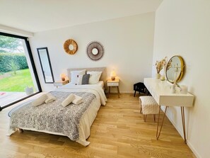 Iron/ironing board, WiFi, bed sheets - Exceptional Villa in Combrit – Tranquility, Beaches & Modern Comfort (Combrit)