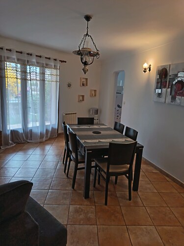 Apartment 6 Pers- Garden and garage, 5 mn from the lake 