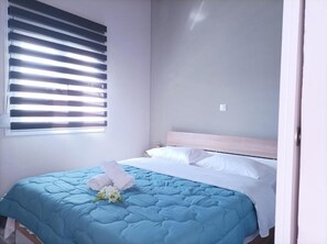 In-room safe, iron/ironing board, free WiFi - V&E's Apartments (Ermionida)