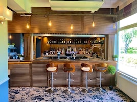 Bar (di hartanah)