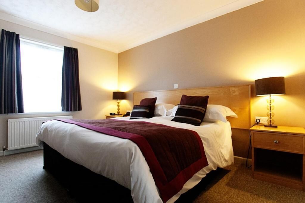 Habitación Deluxe con 1 cama doble o 2 individuales, vistas a la piscina | Escritorio, espacio para trabajar con un portátil, wifi gratis