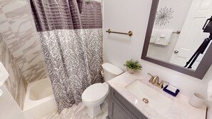 Douche, serviettes fournies