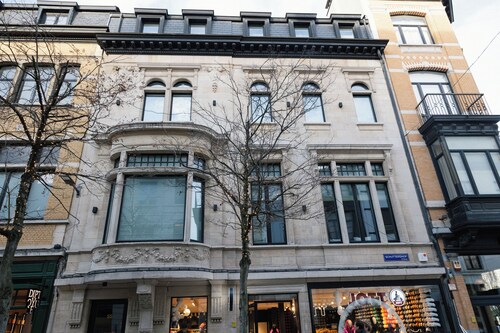 A Place - Schuttershofstraat 55