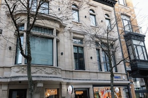 Exterior - A Place - Schuttershofstraat 55 (Antwerp)