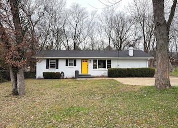 The Yellow Door Home for 8