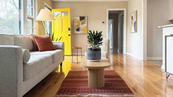 House, Multiple Beds, Patio, Garden View (The Yellow Door) | Living area