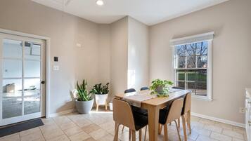 House, Multiple Beds, Patio, Garden View (The Yellow Door) | Dining