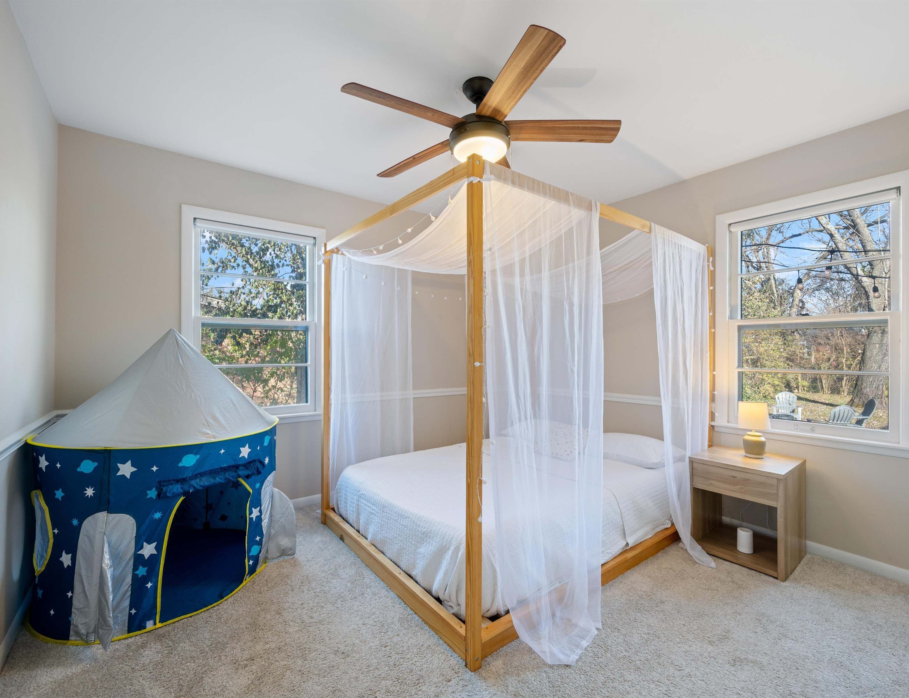 Hus, flere senger, terrasse, hageutsikt (The Yellow Door) | 4 soverom, individuelt dekorert, individuelt innredet og sengetøy