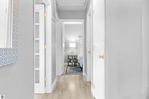 Walking distance to local eateries, watering holes, beaches, grocery & shopping!