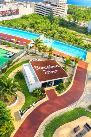Exterior - Centrally located apartment with lagoon view (Cancún)