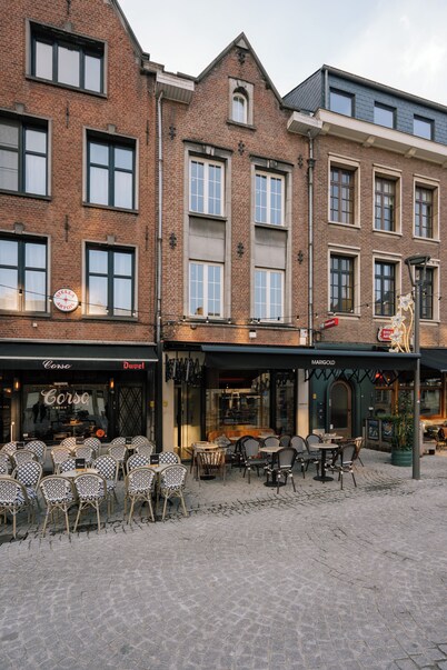 A Place  Vrijdagmarkt 18