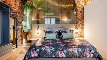 Luxury Suite, 1 Double Bed with Sofa bed, Private Bathroom, City View | In-room safe, blackout curtains, soundproofing, iron/ironing board