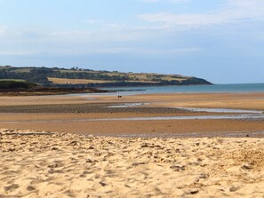 Beach - Seaview Lodge - Two Bedroom Cottage, Sleeps 4 (Rhoslligwy)