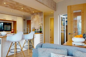 Interior - Seaview Lodge - Two Bedroom Cottage, Sleeps 4 (Rhoslligwy)