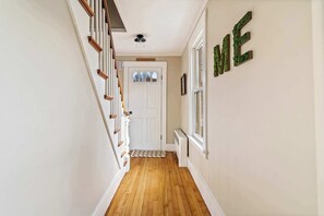 Interior - The Curator's Retreat For 8 (Kennebunk)