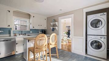 House, Berbilang Katil, Fireplace, Garden View (The Curator's Retreat) | Bahagian dalam