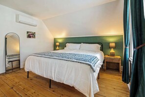 House, Multiple Beds, Fireplace, Garden View (The Curator's Retreat) | 3 bedrooms, individually decorated, individually furnished, desk - The Curator's Retreat For 8 (Kennebunk)