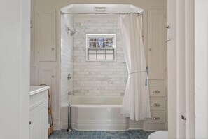House, Multiple Beds, Fireplace, Garden View (The Curator's Retreat) | Bathroom | Towels - The Curator's Retreat For 8 (Kennebunk)
