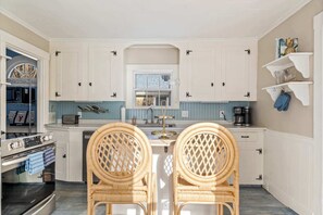 Private kitchen - The Curator's Retreat For 8 (Kennebunk)