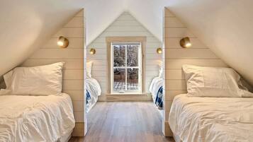 3 bedrooms, individually decorated, individually furnished, desk