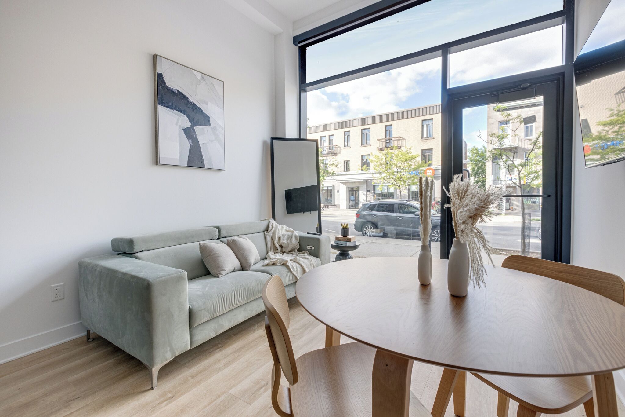 Deluxe Apartment, City View | Living area | Smart TV