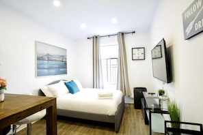 Classic Studio | Free WiFi, bed sheets